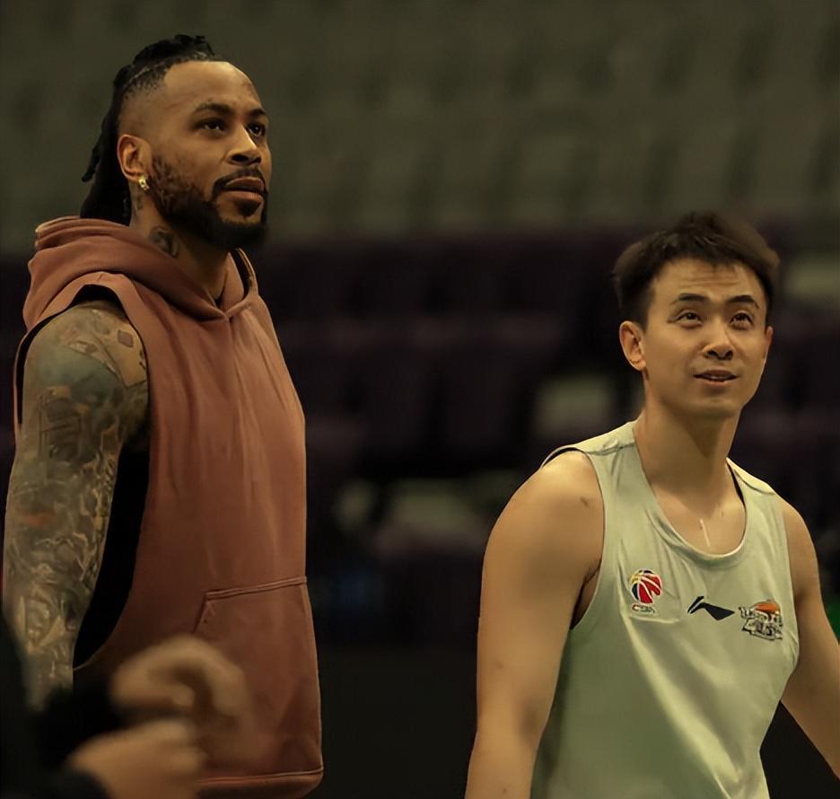 饼王大号两双功不可没!队长狂轰16+7+8+3力挽狂澜,恭喜辽篮两连胜