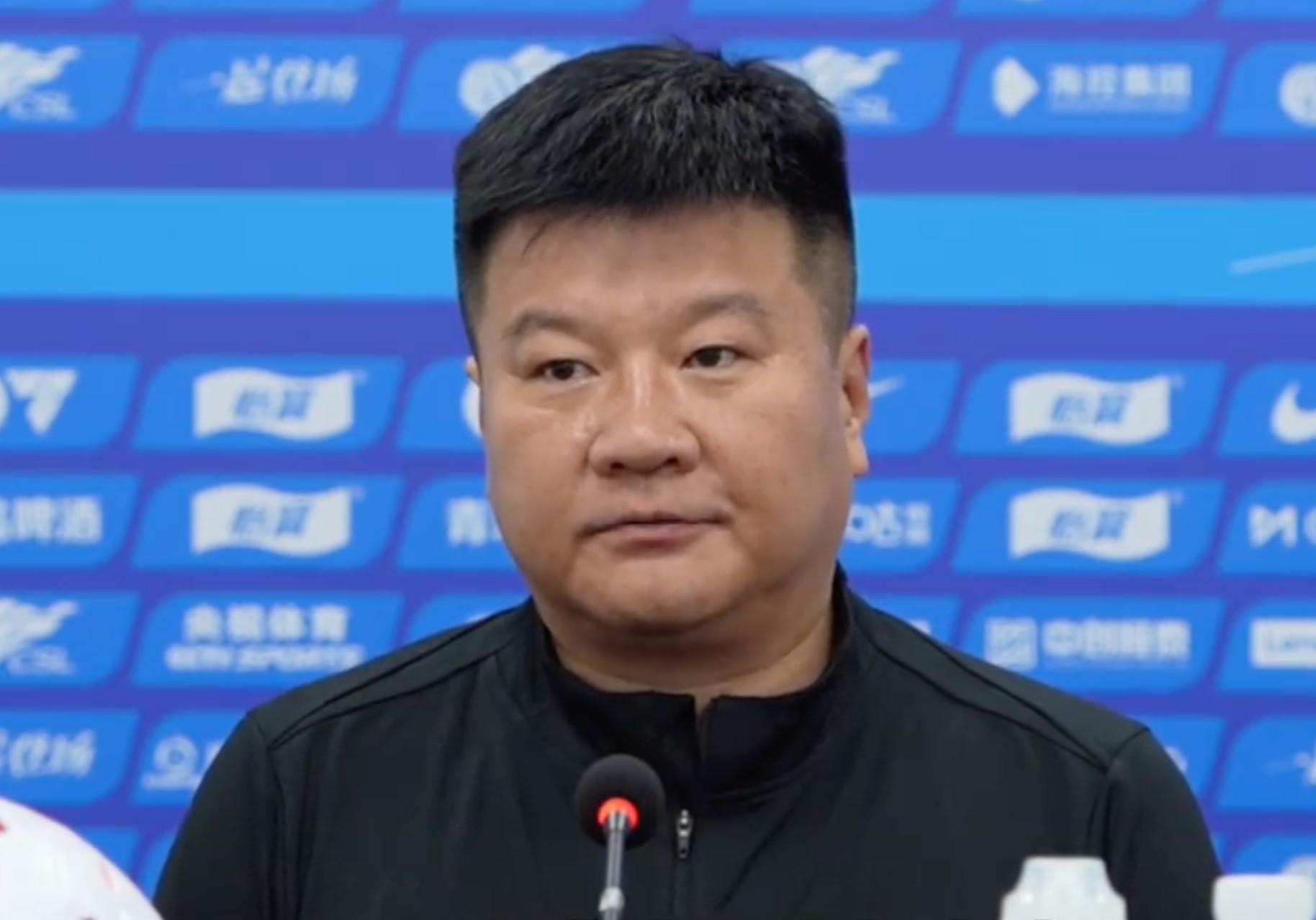 kaiyun-略显仓促，李金羽正常出席赛前发布会，两小时后铁人官宣其下课